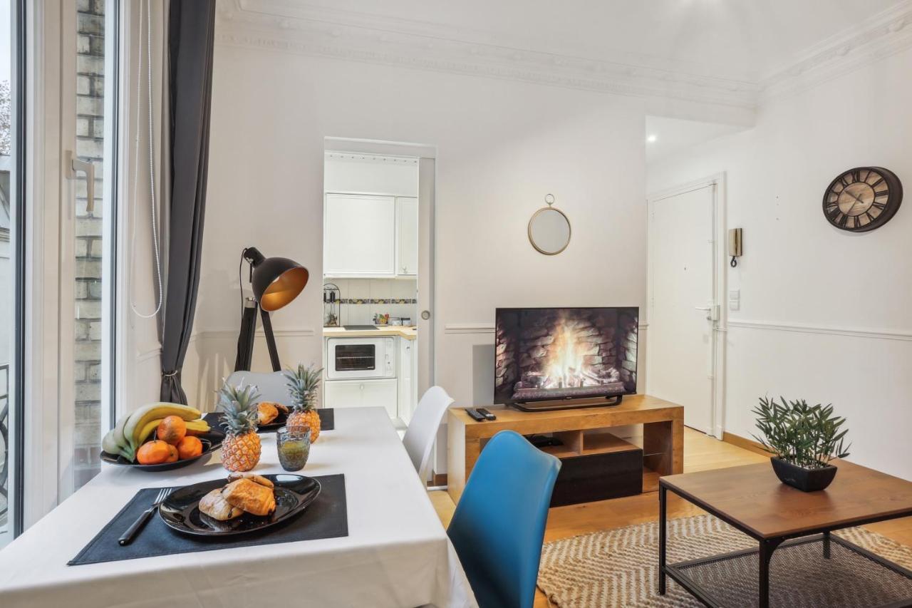 Superbe 2 Pieces Au Coeur Du Xvieme Bed & Breakfast Paris Exterior photo